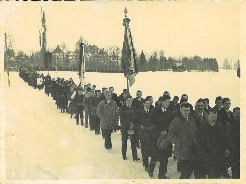 Datei:Leichenzug Kottulinsky.jpg