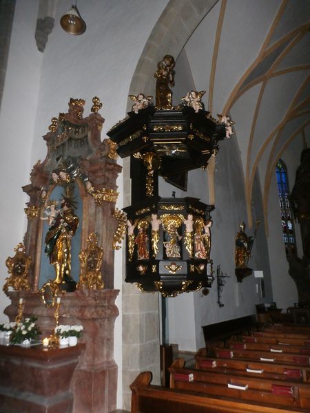 Datei:Kanzel in St. Georgen.jpg