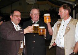 3-Auracher Bürgermeister-2002.jpg