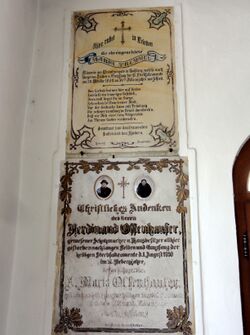 Alte Grabtafeln in Weyregg.jpg