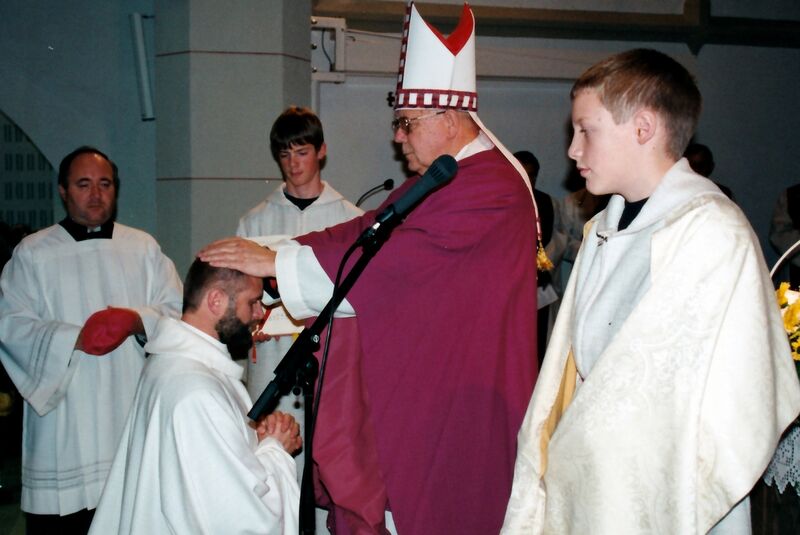 Datei:Diakonweihe Karl Höllwerth 2000.jpg